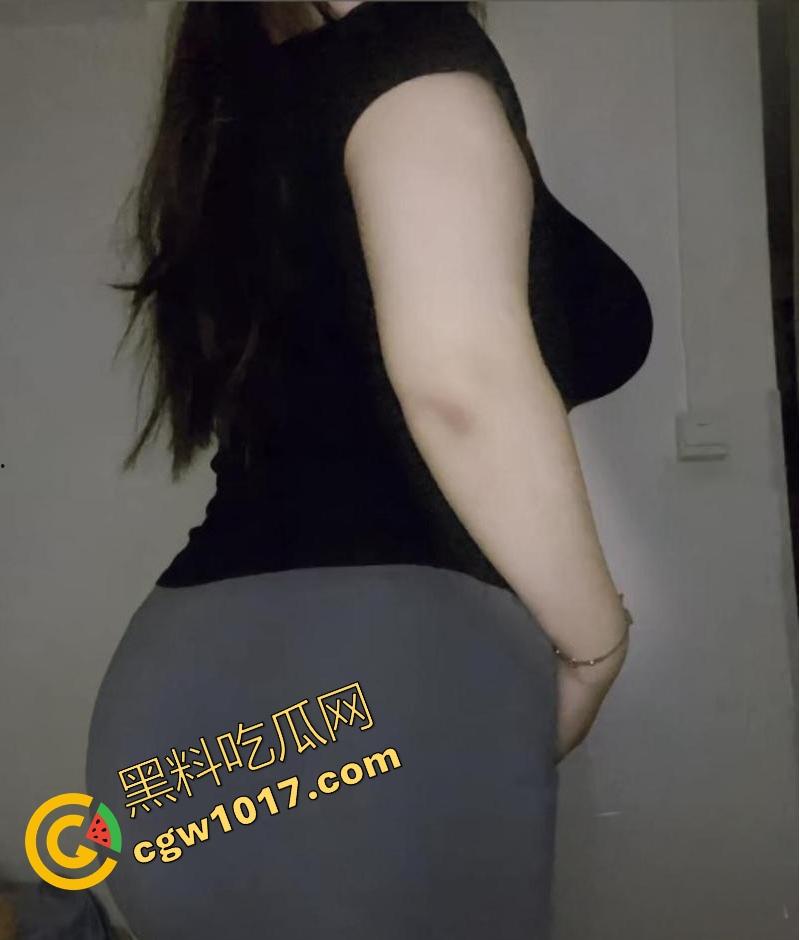 真实乱伦上演!主播连线解答偶遇到跟女婿发生关系的丈母娘,主播也无语了,真是三十如狼四十如虎五十六十坐地能吸土!