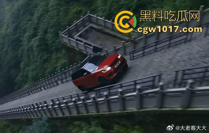 奇瑞风云X3L挑战天门山台阶失败,想复刻路虎冲击天门山营销,结果还是被揽胜吊打,真正的揽胜车主都不会多看一眼!