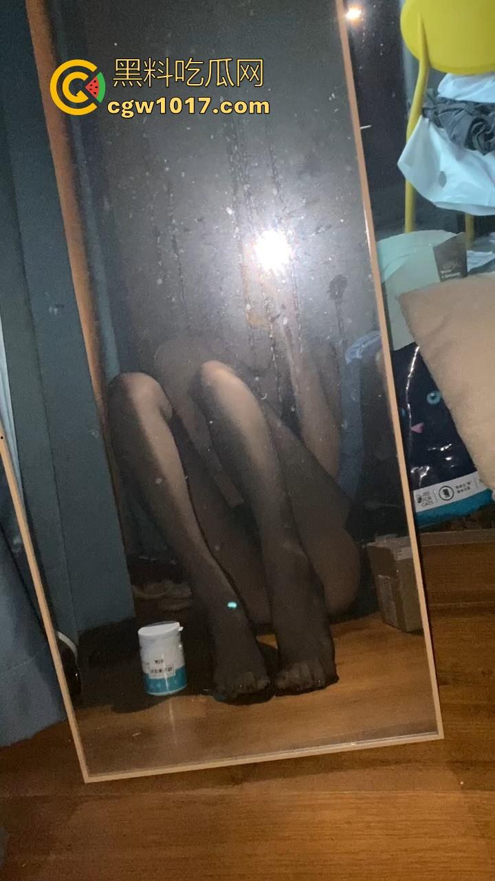 玉足控福利!顶级御姐美腿各种丝袜高跟盯射合集,高颜值脚脸同框,足控必看语言调教,赶紧收藏起来吧!