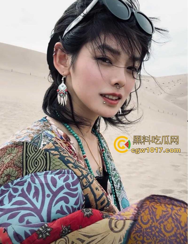 吃过的人都说好吃!抖音极品美女【天下第一小金金】晒淫照约大屌炮友解决生理需求,多毛骚穴被炮友狂干,嗦鸡巴老狠了!