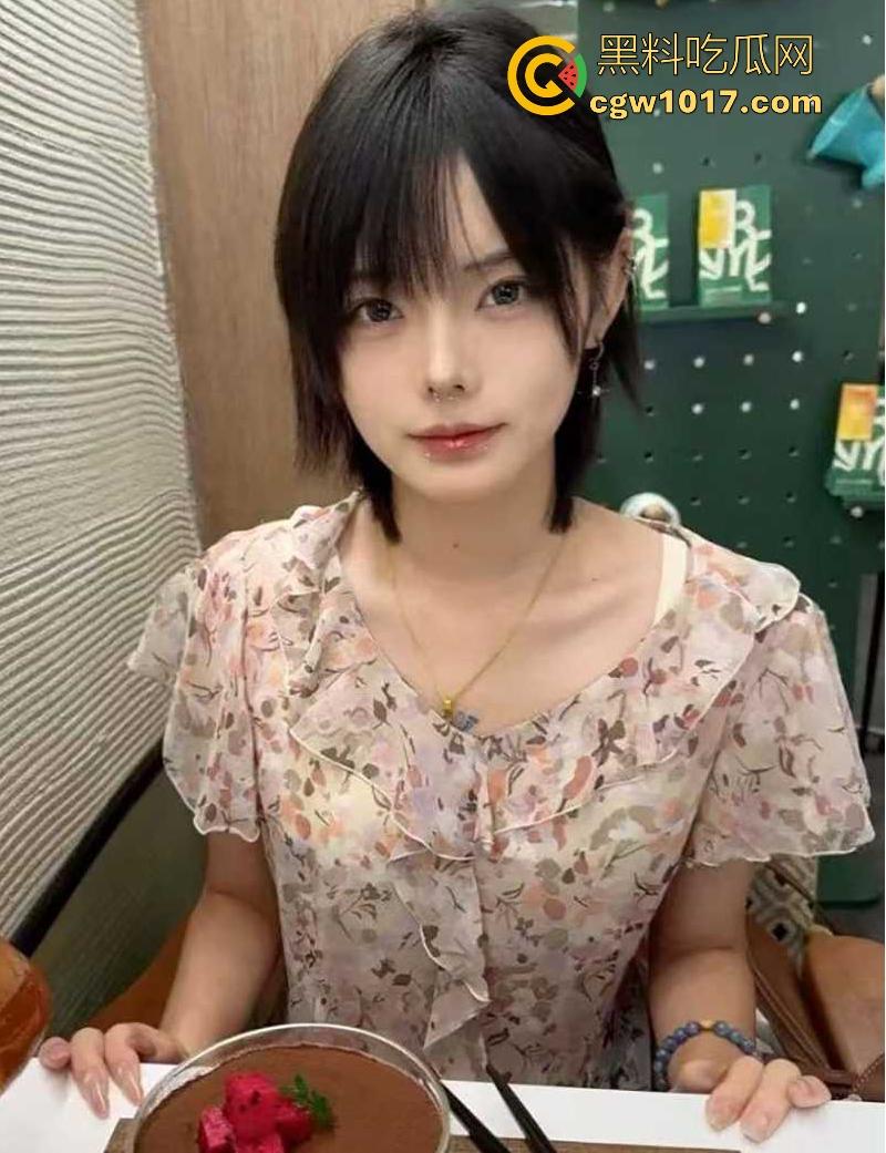 吃过的人都说好吃!抖音极品美女【天下第一小金金】晒淫照约大屌炮友解决生理需求,多毛骚穴被炮友狂干,嗦鸡巴老狠了!