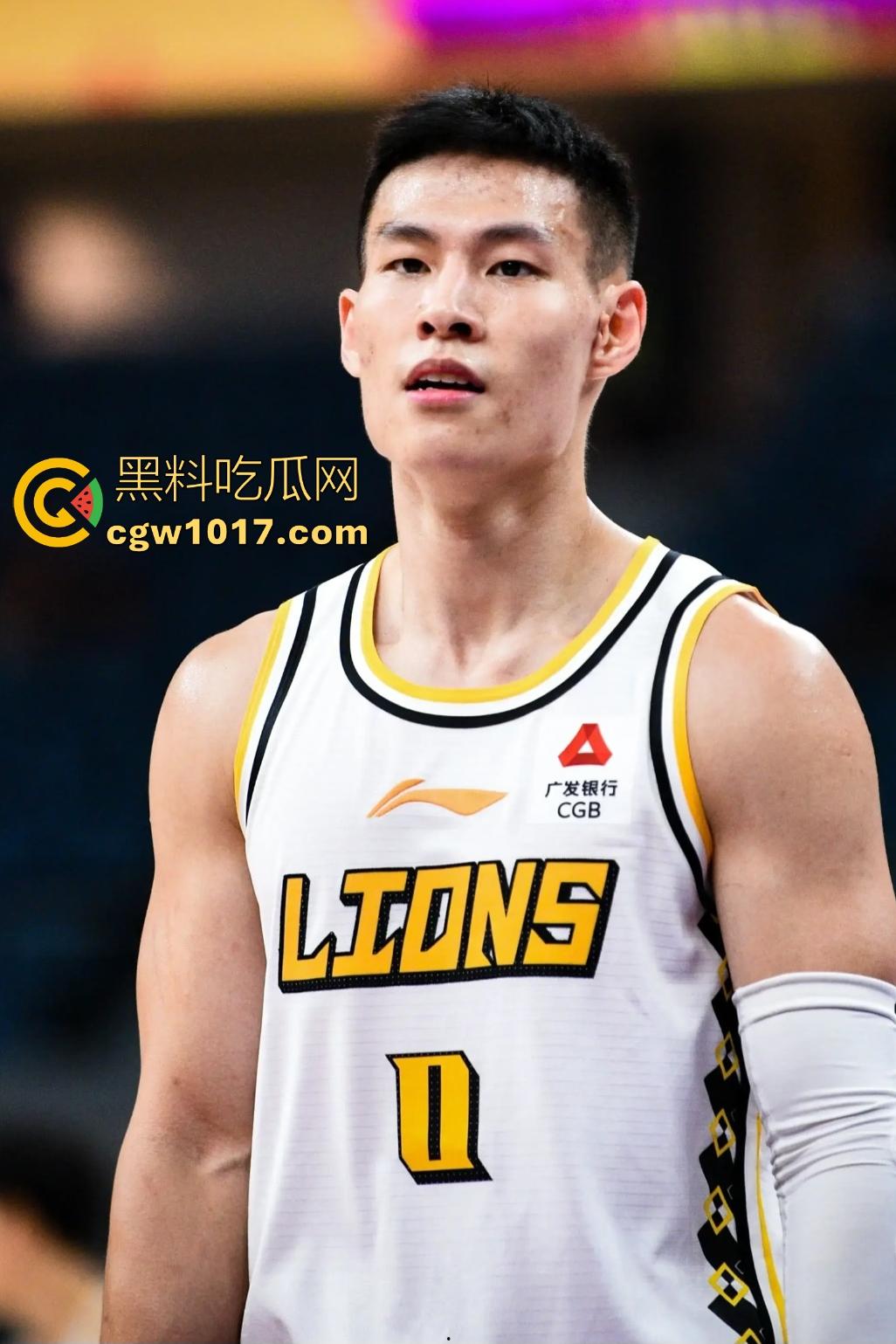 骚女们的福利来了!CBA猛男【林秉圣】更衣室全裸视频泄露!翘臀胸肌炸裂,鸡鸡小巧软绵绵,不妨碍女粉丝舔屏!