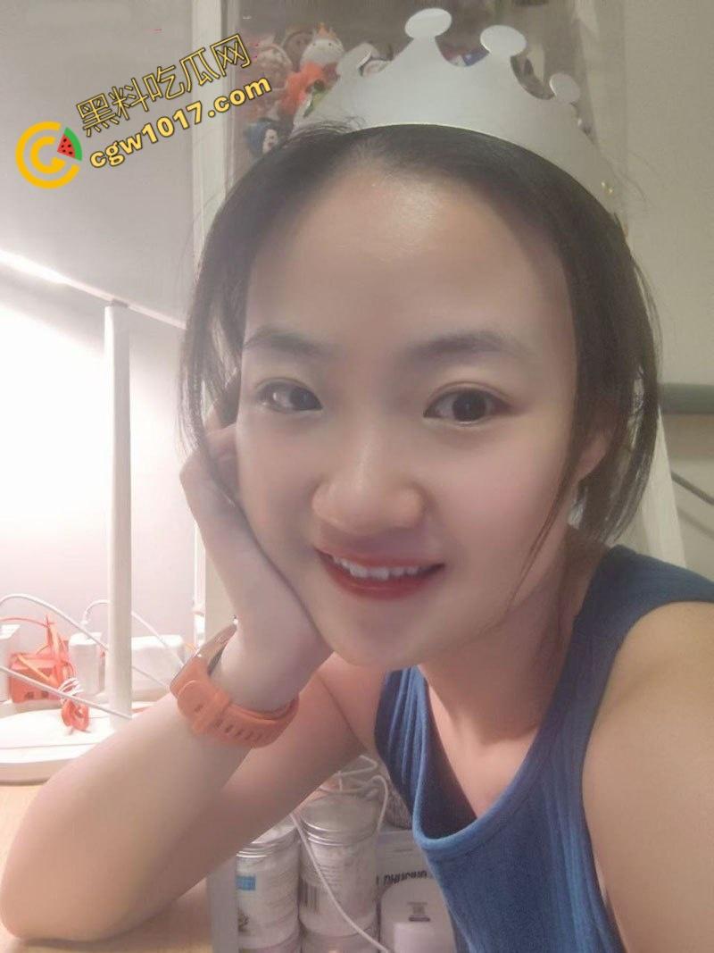 湖州公司前台【赵静姝】,生日夜背着男友与领导偷情,露脸深喉,被大屌各种爆操,极致反差撩人眼球!