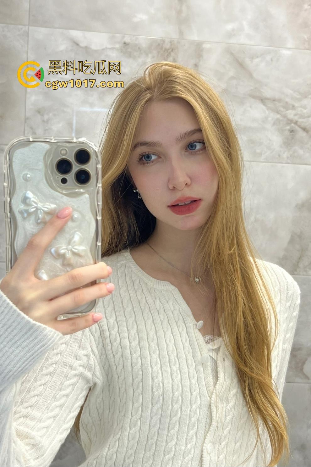 俄罗斯高颜值情侣【ShineTeens】,瘦身小骚货被巨屌蛮族鸡巴猛操子宫,艺术气息喷汁如油画!