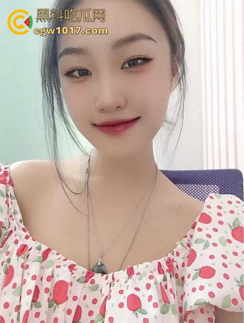 酒店幽会偷情出轨狂欢!年轻人妻母狗被情人猛攻骚穴,全程淫叫连连,不明所以的隔壁住客,以为是什么警报声了呢!