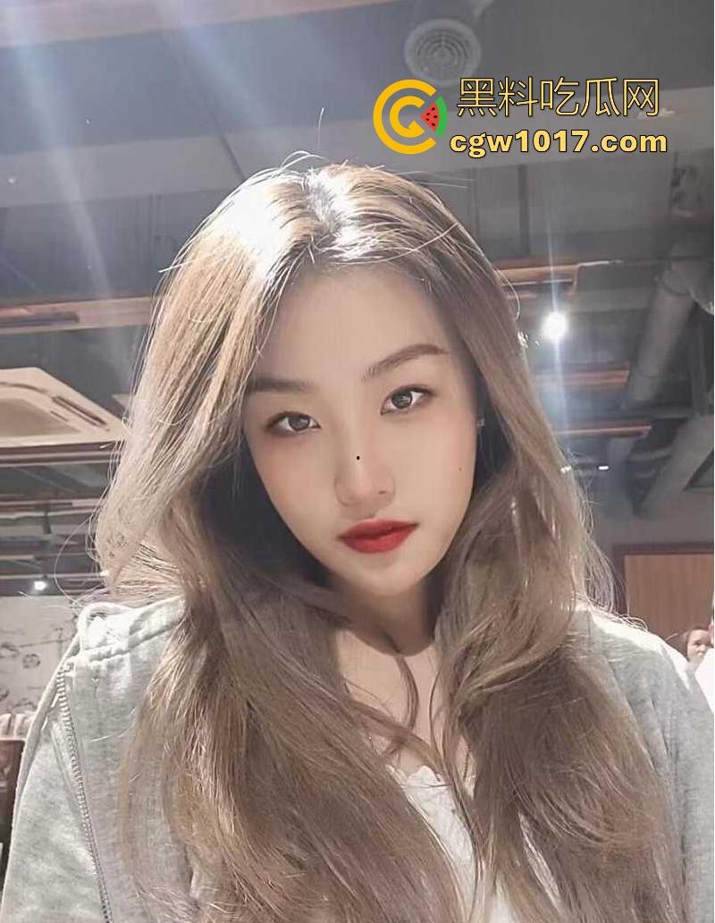 酒店幽会偷情出轨狂欢!年轻人妻母狗被情人猛攻骚穴,全程淫叫连连,不明所以的隔壁住客,以为是什么警报声了呢!