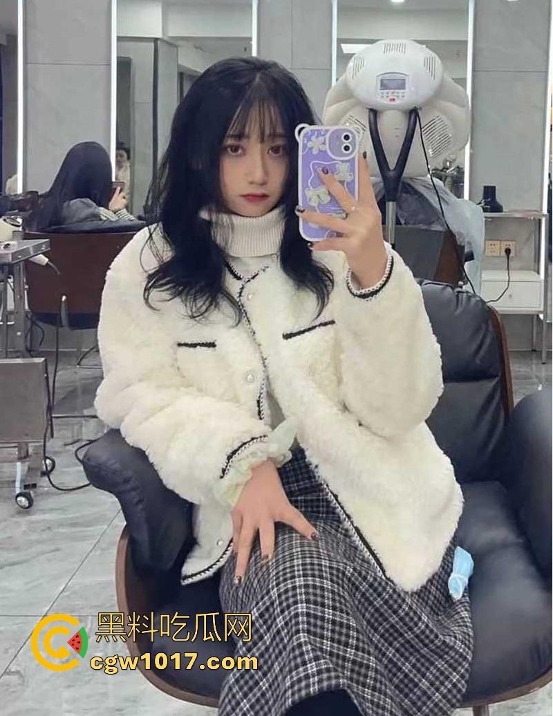 酒店幽会偷情出轨狂欢!年轻人妻母狗被情人猛攻骚穴,全程淫叫连连,不明所以的隔壁住客,以为是什么警报声了呢!