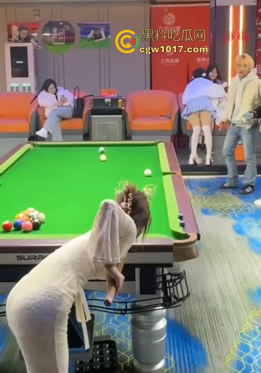 21世纪最伟大的职业台球助教!挽救了很多无知少女,也启蒙了很多少男,让我们好好重温一下那些经典名媛战役吧!