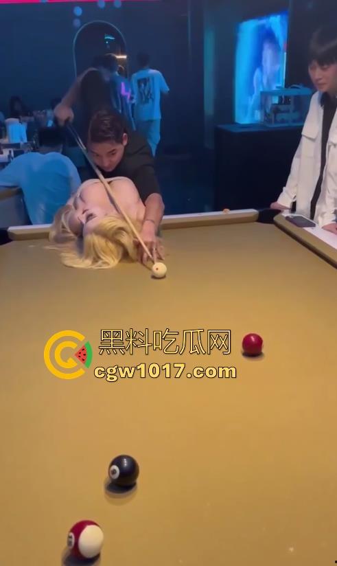 21世纪最伟大的职业台球助教!挽救了很多无知少女,也启蒙了很多少男,让我们好好重温一下那些经典名媛战役吧!