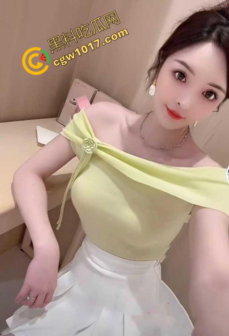 福州极品人妻【叶青霞】援交金主视频曝光：裸舞舔肛深喉，连续喷水，绿帽老公在家带娃，她却在床上浪性十足！