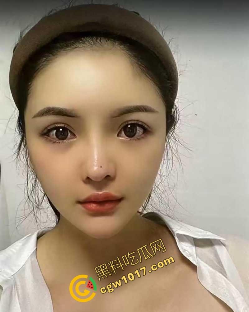 福州极品人妻【叶青霞】援交金主视频曝光：裸舞舔肛深喉，连续喷水，绿帽老公在家带娃，她却在床上浪性十足！