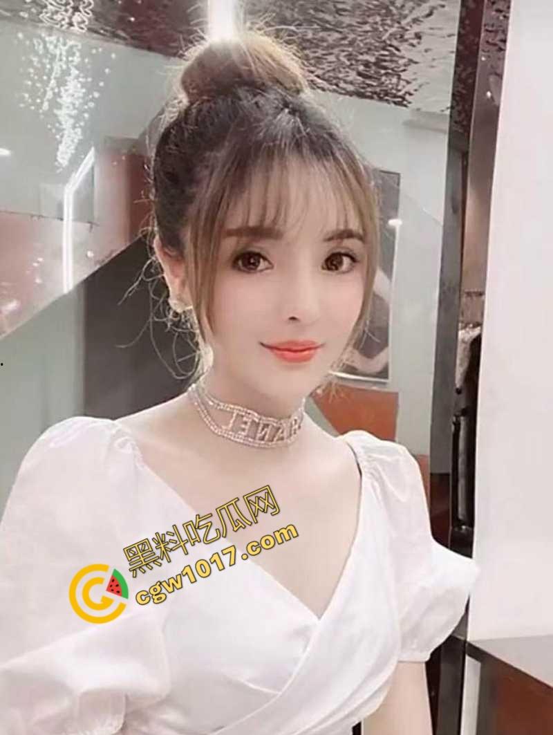 福州极品人妻【叶青霞】援交金主视频曝光：裸舞舔肛深喉，连续喷水，绿帽老公在家带娃，她却在床上浪性十足！