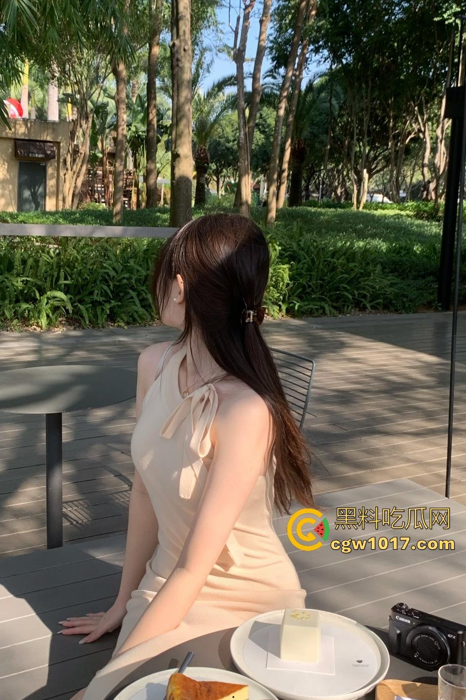 学舞蹈的大学生就是不一样,刚剃光B毛在家独跳学校新学的舞,就这么在你身上扭,你能坚持多久?