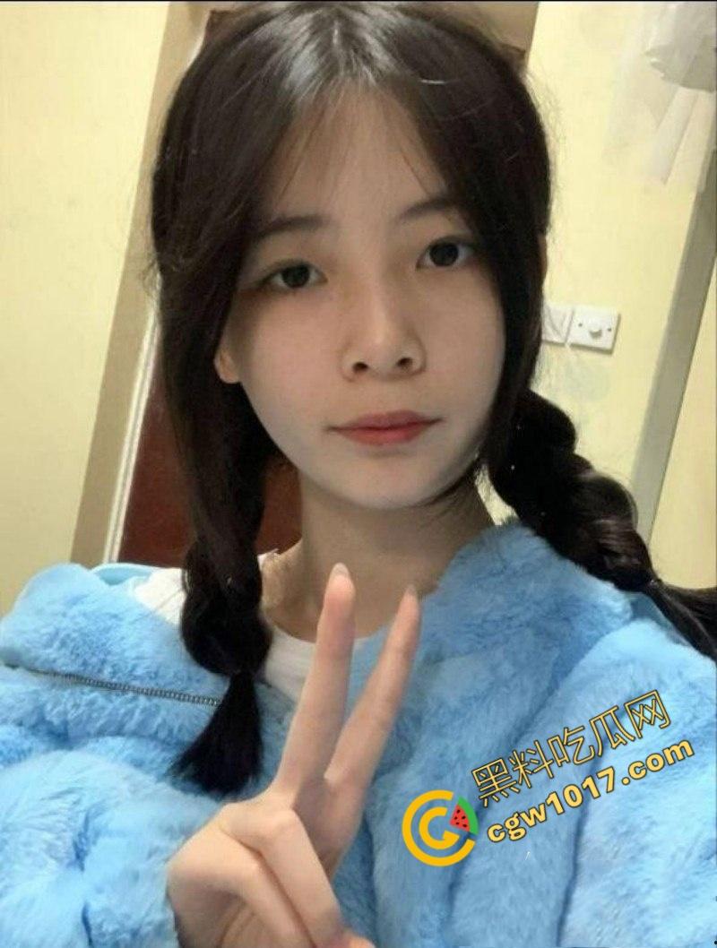 安徽合肥21岁清纯学生妹报复男友,网约激情遇大屌炮友,跪地口交浓精颜射敷脸,淫靡画面刺激至极!