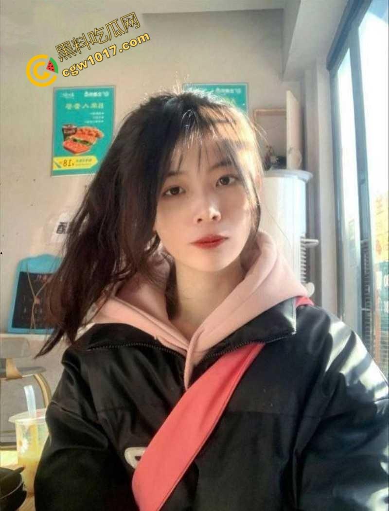 安徽合肥21岁清纯学生妹报复男友,网约激情遇大屌炮友,跪地口交浓精颜射敷脸,淫靡画面刺激至极!