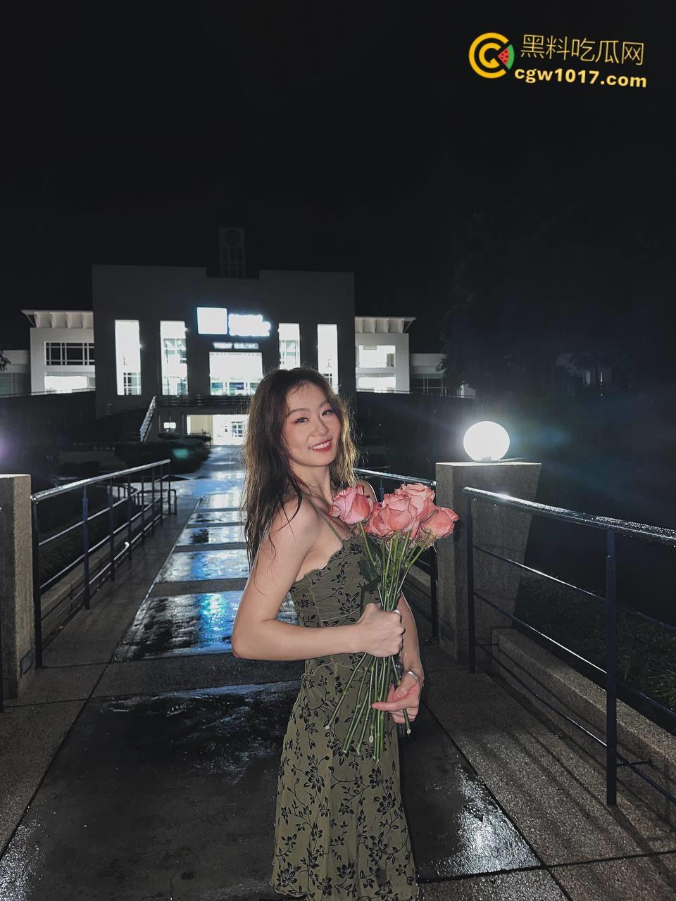 东湖学院学妹恋爱脑上头,任男友露脸拍片,掀开短裙户外野战,隔着红色蕾丝内裤后入爆操,反差姿态让人眼馋!