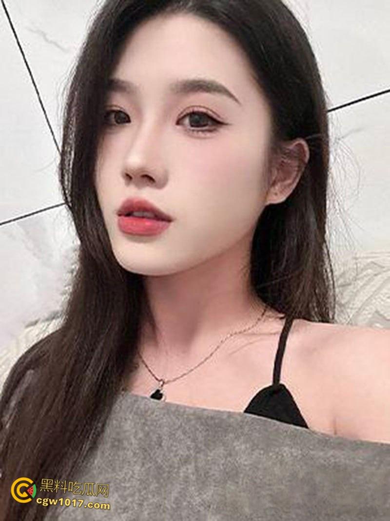 高颜值台球助教【李宇萱】,私下约炮金主被3p调教,情趣短裙包裹娇躯,樱桃小嘴猛吸大屌,后入猛操极品翘臀!