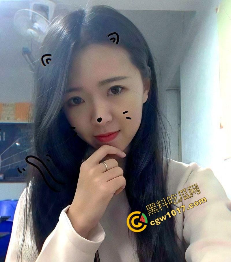 四川成都极品人妻震惊瓜圈!8猛男齐上仍饥渴难耐,三洞齐开,迷人的身材与激烈镜头让人血脉喷张!