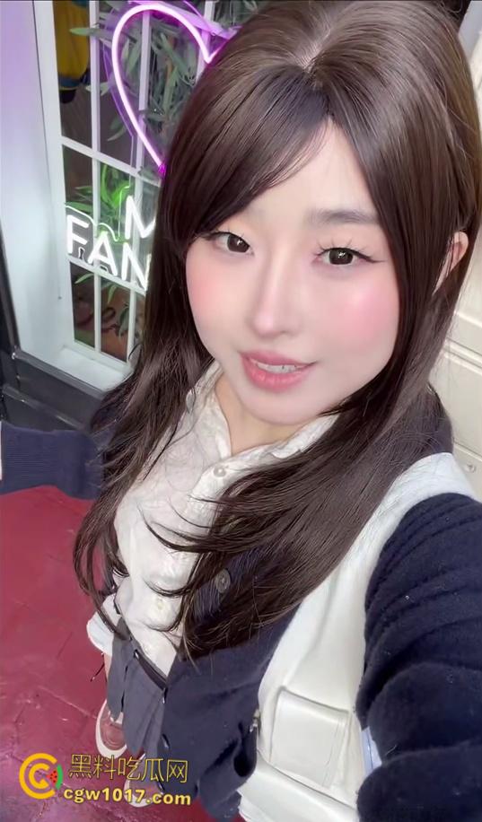 推特高颜女神【噗噗】,宜家停车场车内争吵瞬间变车震,被按倒口交足交,猛干白虎蜜穴阿黑颜高潮 !