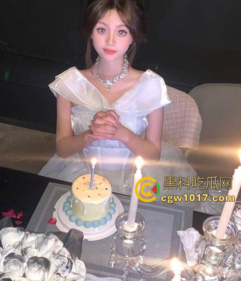 广东海洋大学极品学妹【魏玲】性爱私拍疯传,颜值顶级却骚得离谱,床上掰腿花式骑乘像开电锯!