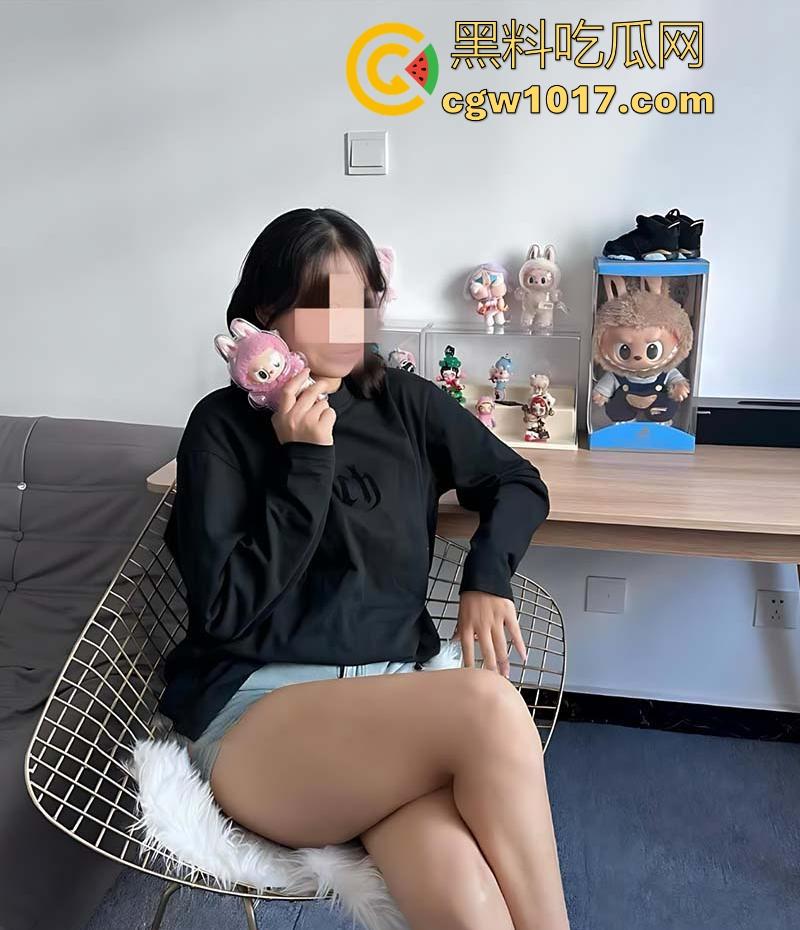 深夜潜入妈咪闺房,掀被无情猛扑直捅子宫!后入打桩狂抽每下顶穿,她浪叫搔首扭臀沉醉喷潮!