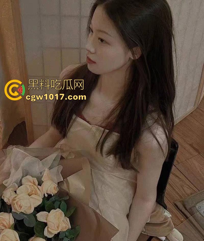 辽宁财经大学音乐系淫荡学妹【李维奕】跟学长撩骚私密视频曝光!搔首弄姿三点全露,无套后入猛捅粉嫩骚穴!