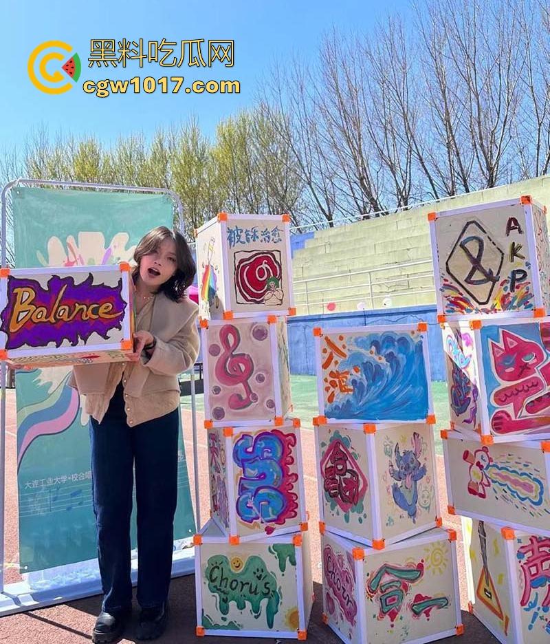 山东极品母狗【李雯琪】露脸被肏视频疯传,嫩穴夹到发音走调,男友抽插抽到她语无伦次狂叫求饶!