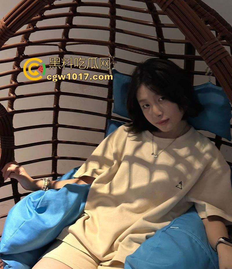 山东极品母狗【李雯琪】露脸被肏视频疯传,嫩穴夹到发音走调,男友抽插抽到她语无伦次狂叫求饶!