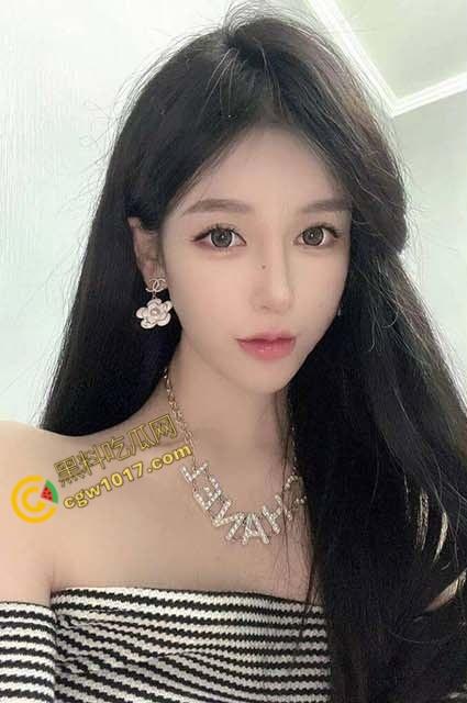 海角大神与完美嫂子试衣间荒淫!36D雪乳翘臀加持,弟弟把持不住硬顶嫩穴,直捣黄龙疯狂喷精!