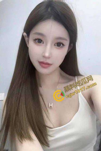 海角大神与完美嫂子试衣间荒淫!36D雪乳翘臀加持,弟弟把持不住硬顶嫩穴,直捣黄龙疯狂喷精!