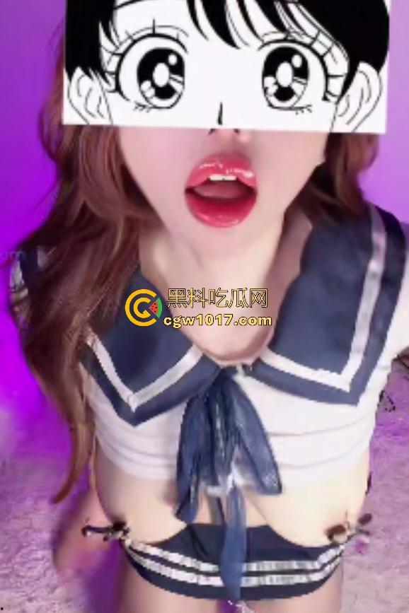 金主给万元让抖音网红【娇妻】录发骚视频,鞭子狂抽奶子,跳蛋塞B没感觉只能用手指猛抠出水,这万元绝对值了!