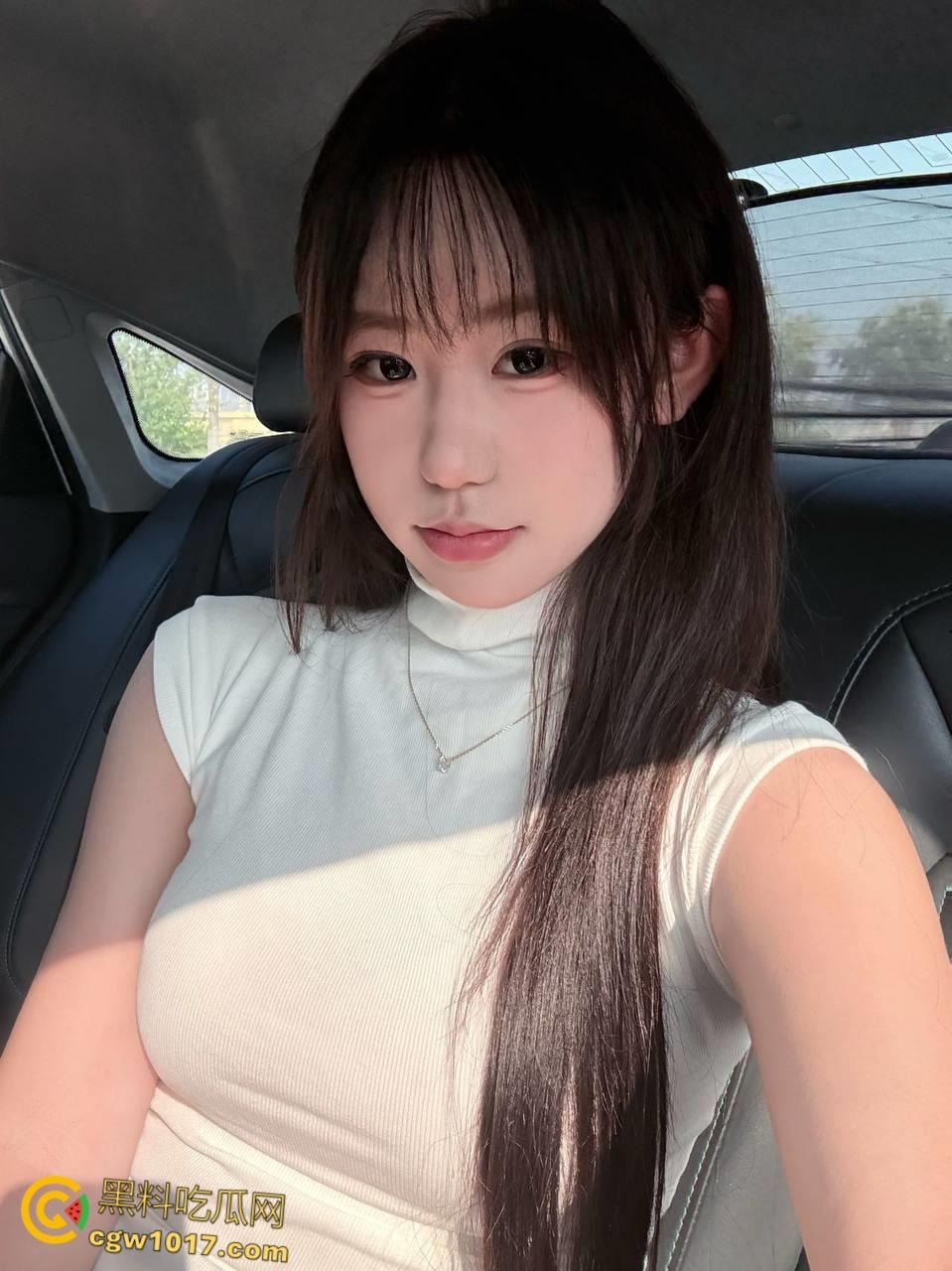 与亲姐姐户外野炊,小母狗帐篷里跪地口交,无套内射穿着开档瑜伽裤的白虎嫩穴,还用扩阴器亲眼看见精液流向子宫 !