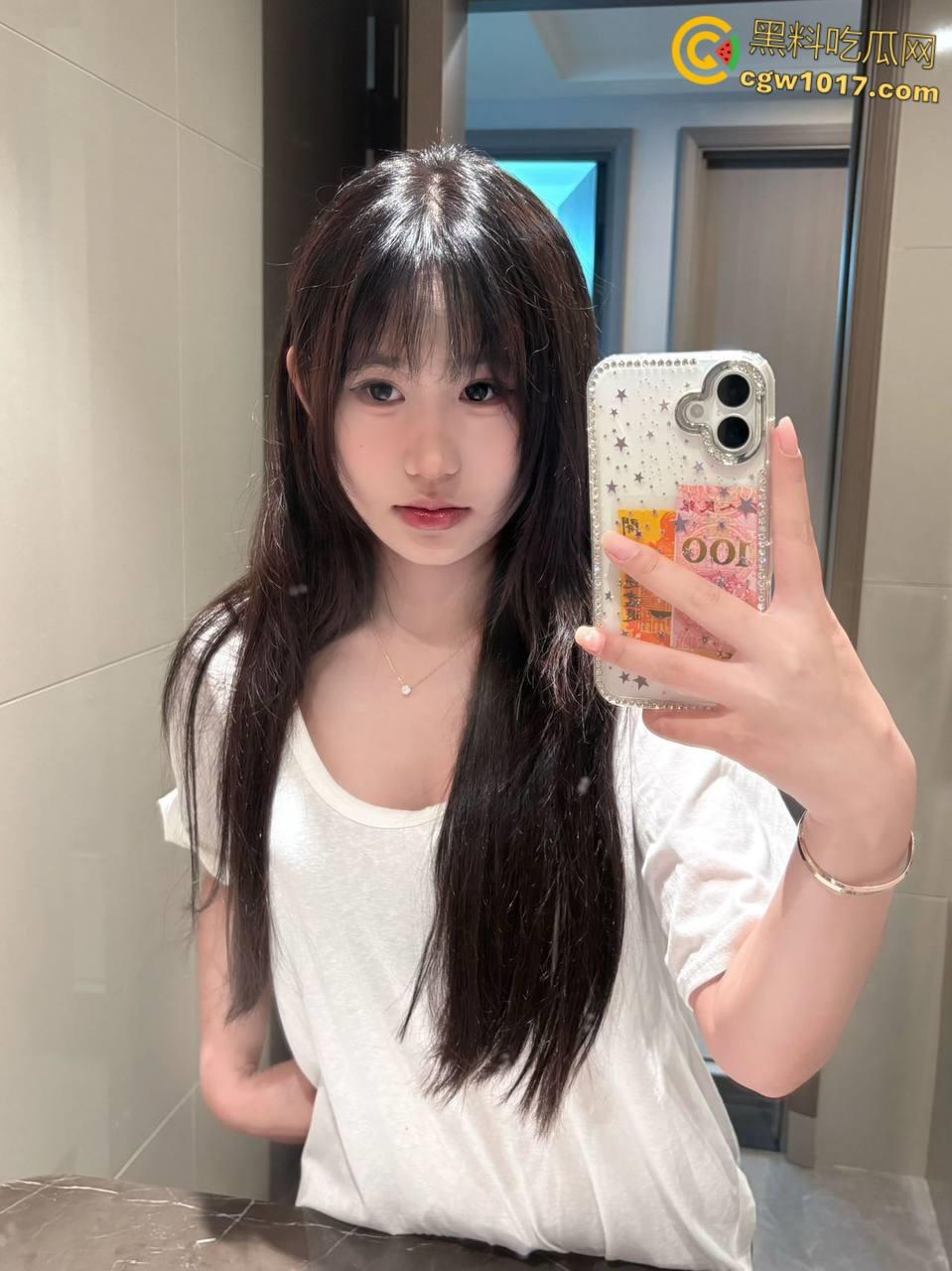 与亲姐姐户外野炊,小母狗帐篷里跪地口交,无套内射穿着开档瑜伽裤的白虎嫩穴,还用扩阴器亲眼看见精液流向子宫 !