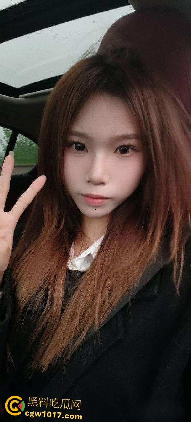 广州极品小骚货【黄沫莹】,JK短裙户外真空露出,露脸口交深喉舔屌,镜前疯狂打桩后入,嫩穴汁水横流!