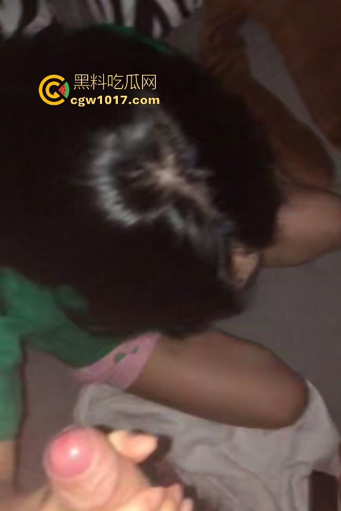 出租屋调教反差女友，淫荡骚货任人摆布口交顶到喉管，手举高高不许放下，录像还害羞，这么骚了记录生活怎么了？