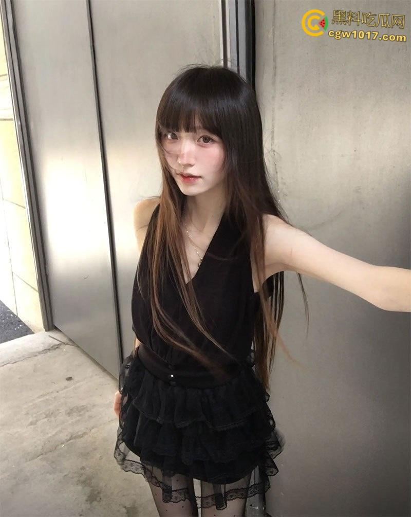 高颜气质御姐【刘若霓】,杭州做外围卖淫视频曝光,极品美腿开档黑丝,趴在窗户后入打桩,骚浪淫叫太诱人了 !