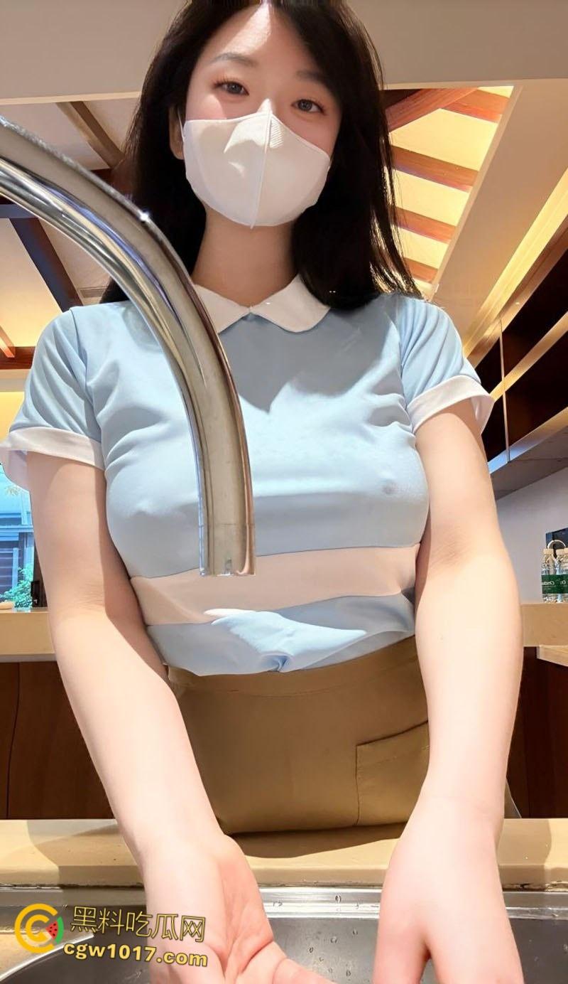 极品福利姬【Olive】，高颜值御姐好利来制服，白虎一线天厨房自慰，极品翘臀后入疯狂抽插，高潮白浆喷涌四溢 ！