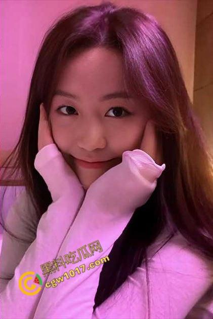 四川音乐学院校花【杨子怡】:清纯可人女神舍身哄富二代,酒店激战深喉求欢,精液尽数吞入,极尽淫荡