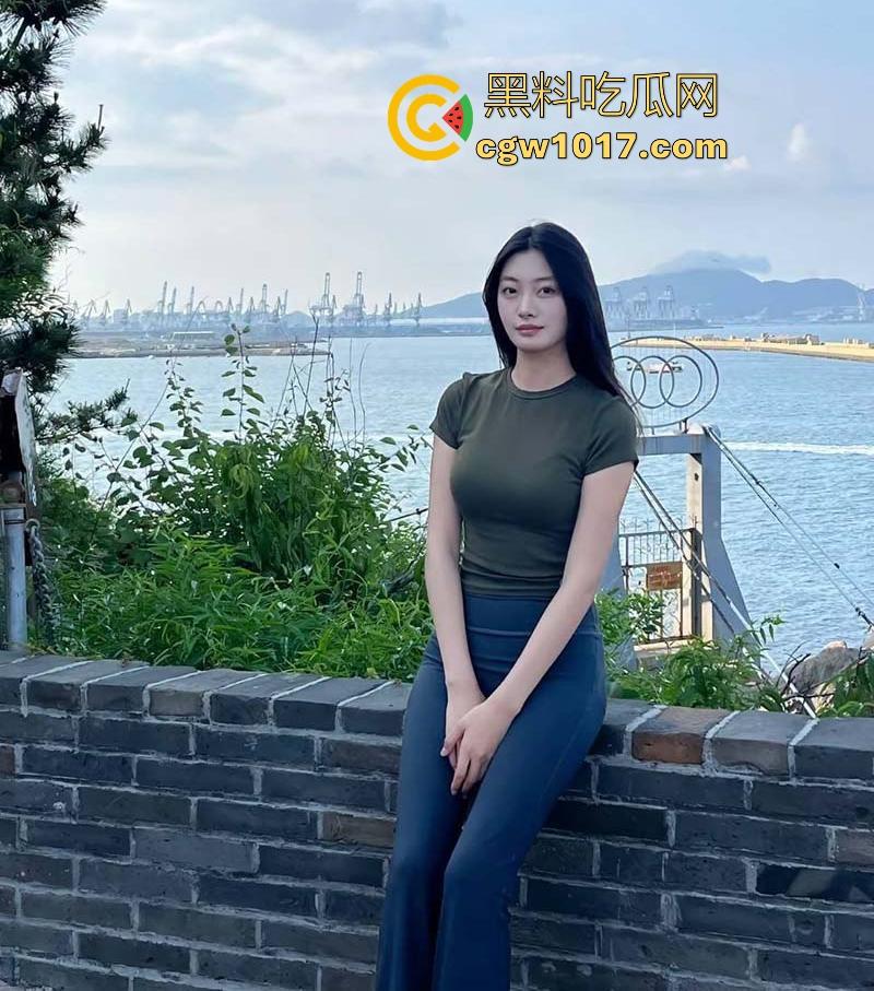 湘潭大学极品高挑美女【林奕怡】约炮视频曝光,完全露脸口交骑乘,超绝身材颜值,无套抽插白虎骚穴淫荡无比!
