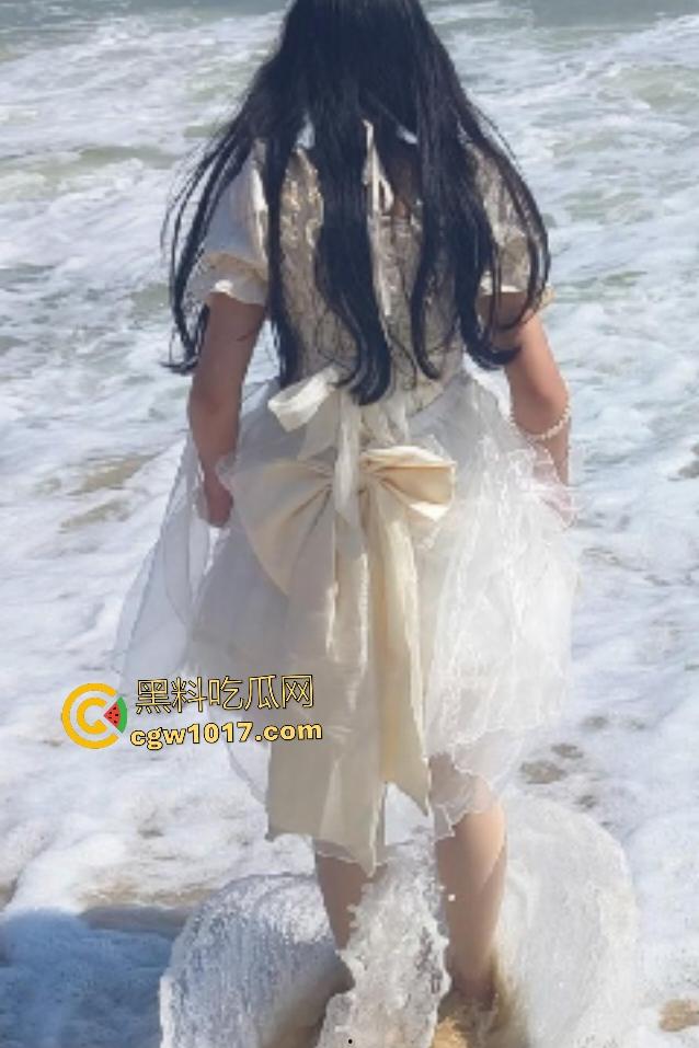 高考落榜萝莉小表妹,被姨妈托付给哥哥照应,玩游戏上手后入,穿洛丽塔被哥内射进去,还说:生下来我养!