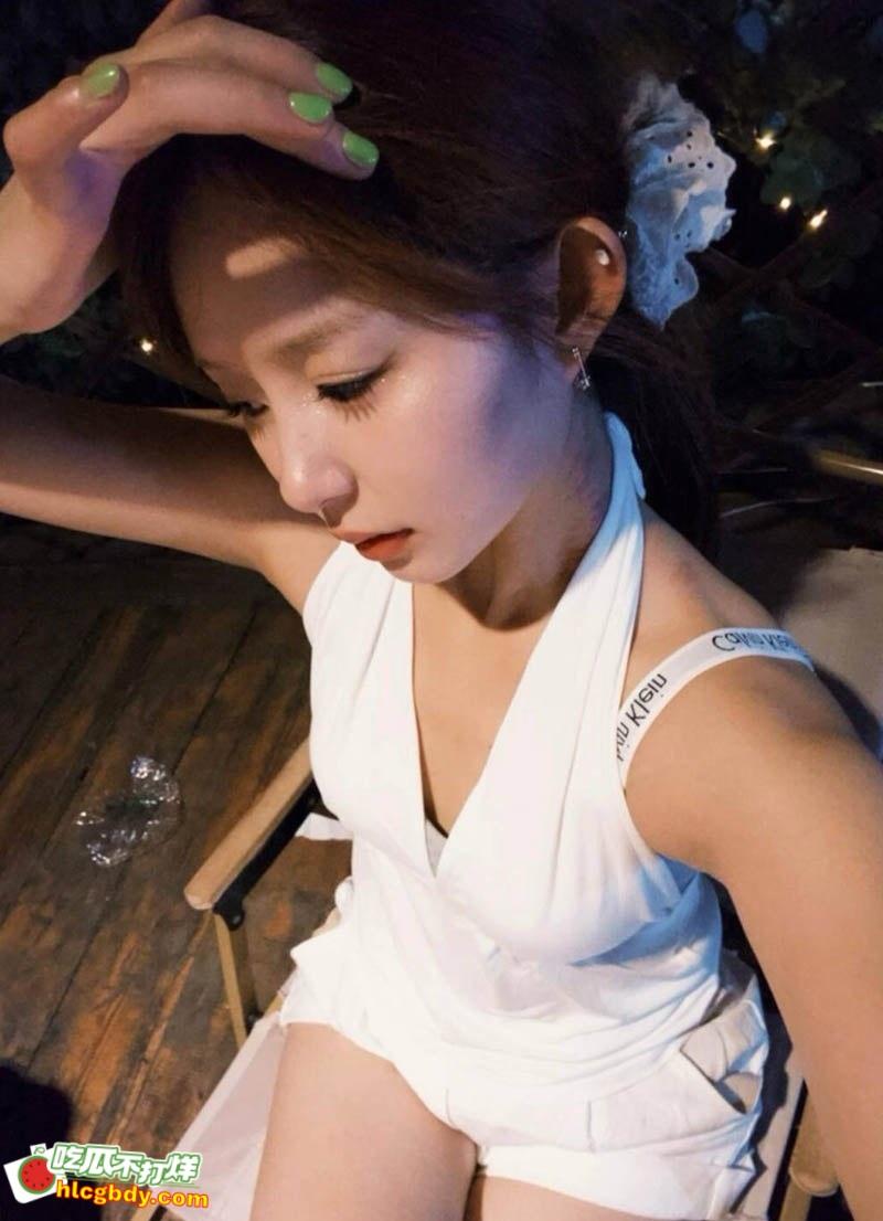 北京高颜值嫩妹【张敬怡】,刚分手就迫不及待约炮,露脸深喉后入呻吟不断,小粉穴被无套内射精液直流 !