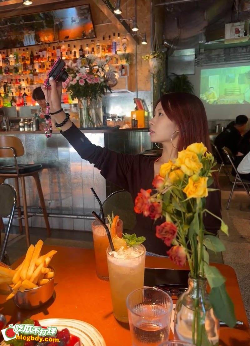 北京高颜值嫩妹【张敬怡】,刚分手就迫不及待约炮,露脸深喉后入呻吟不断,小粉穴被无套内射精液直流 !