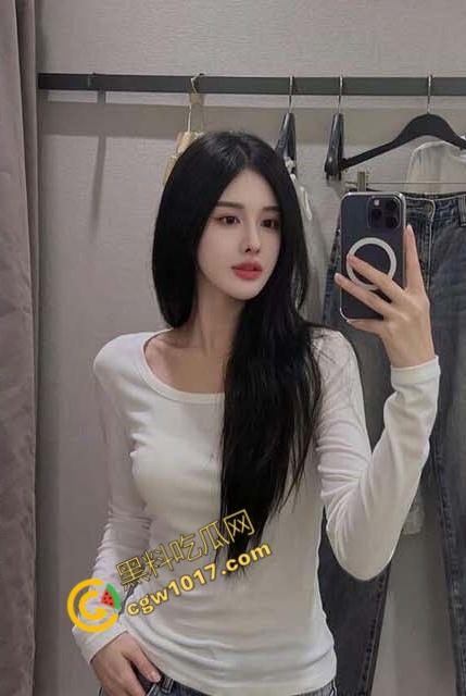 乱伦大神与小姨子的秘密:趁小姨子剃逼毛时闯入,粉嫩小穴被扣舔爆操,爽到要求内射骚穴!