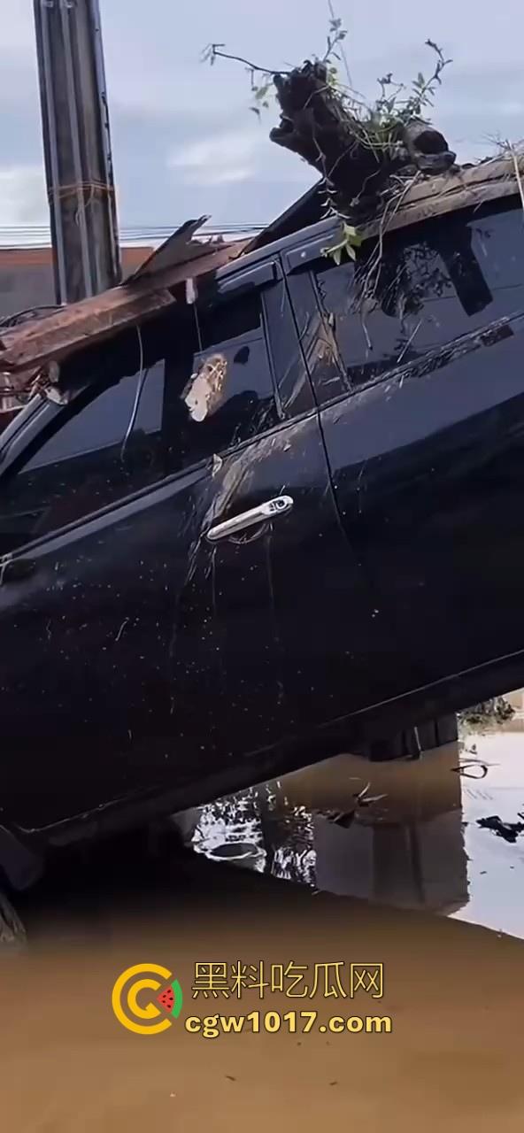 超强台风海鸥强势登陆菲律宾,全国进入灾难状态至少导致142人死亡,127人失踪,近几年全世界环境真的越来越严重了!