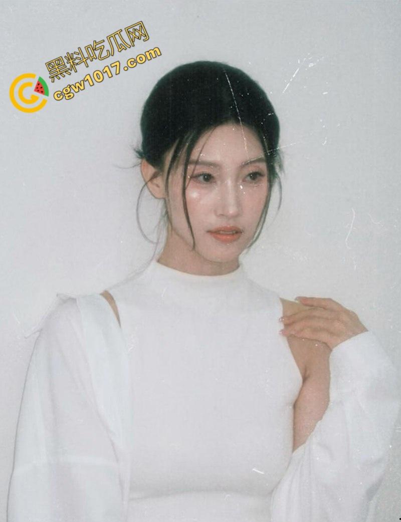 广东舞蹈老师【孙忆梦】万圣节惊爆!女神被秘密调教,全裸舔屌舔肛,摇奶颜射,尽显小母狗风骚!