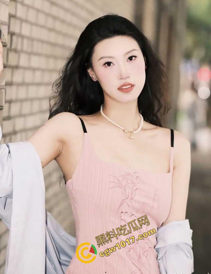 广东舞蹈老师【孙忆梦】万圣节惊爆!女神被秘密调教,全裸舔屌舔肛,摇奶颜射,尽显小母狗风骚!