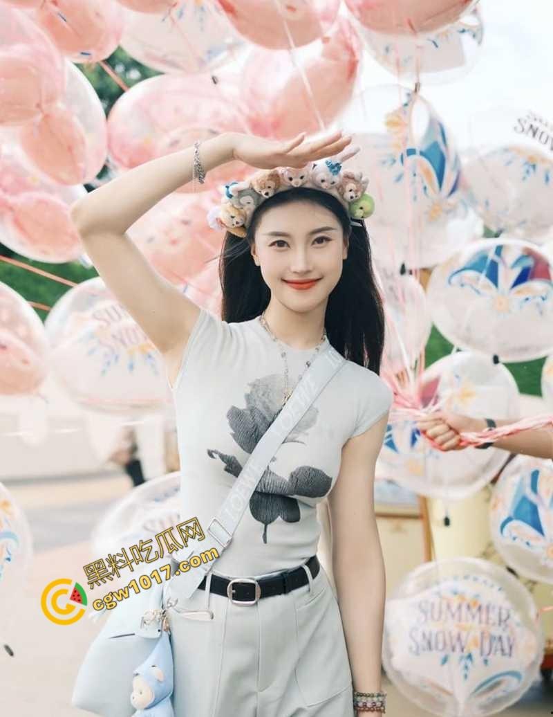 广东舞蹈老师【孙忆梦】万圣节惊爆!女神被秘密调教,全裸舔屌舔肛,摇奶颜射,尽显小母狗风骚!