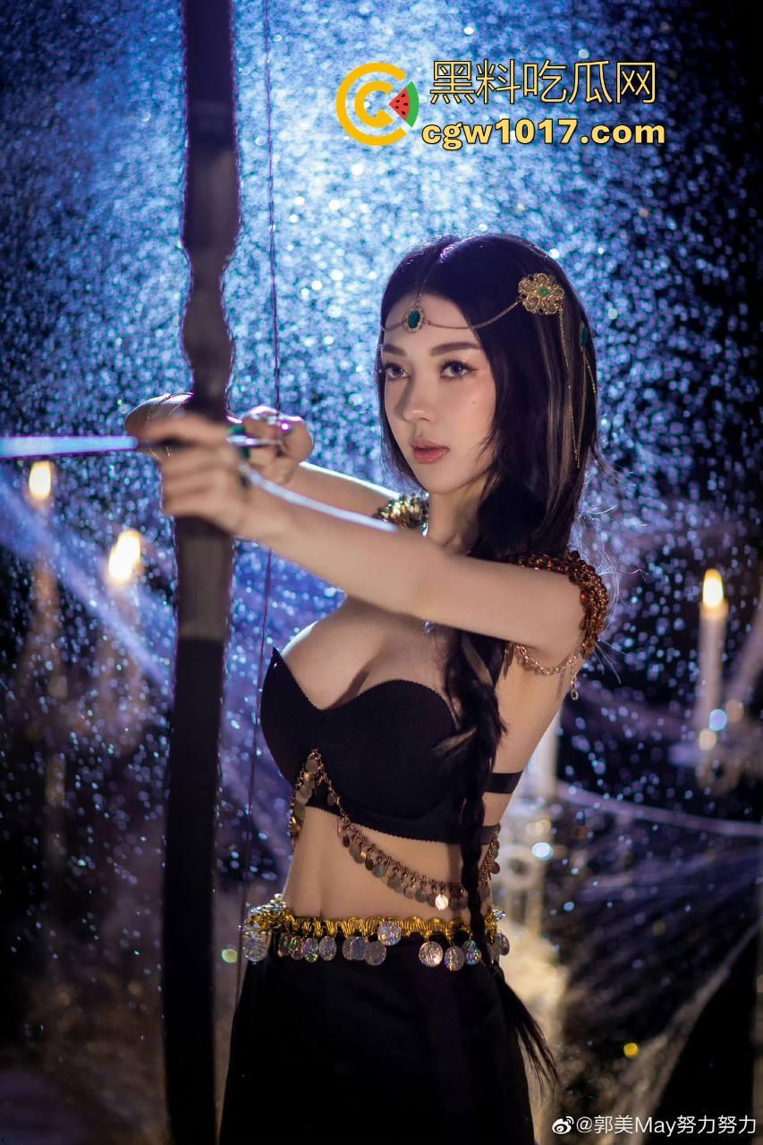 红十字会品牌代言人,网红鼻祖郭美美又提大玩具莱斯莱斯啦,两次入狱又一次次的卷土重来,这看来手上有很多人把柄嘛!