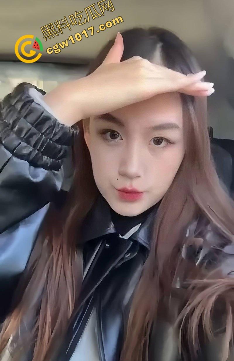 贵州美少女【冯梦瑾】约炮视频被曝：清纯外表掩藏骚浪本性，奶子乱颤，高潮迭起，肉体啪啪激荡，视觉与听觉双重爆炸！