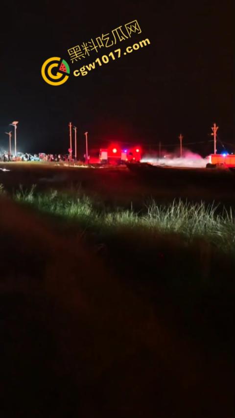 宁德突发火灾!渔船连环暴燃,火舌腾空,夜间被烈焰吞噬殆尽,惊险一刻令人心神俱裂!